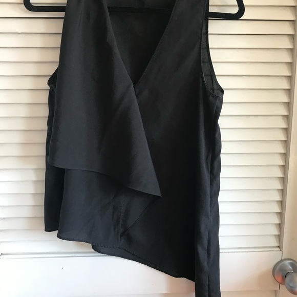 Black flowy tank top - Picture 4 of 5